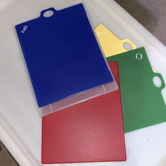 Small Cutting Board Set With Holder - Picture 3 of 3